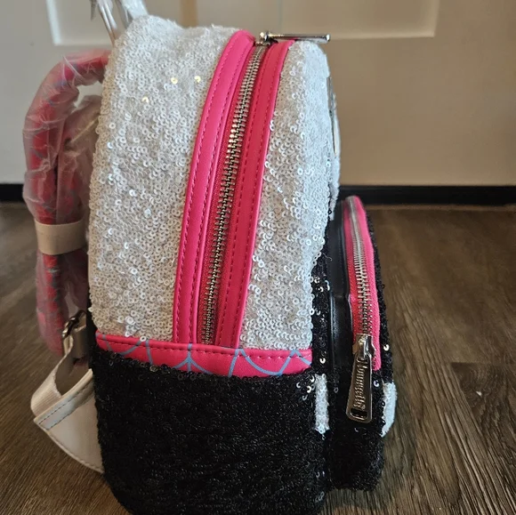 BNWT spider gwen sequin loungefly backpack - Picture 2 of 6